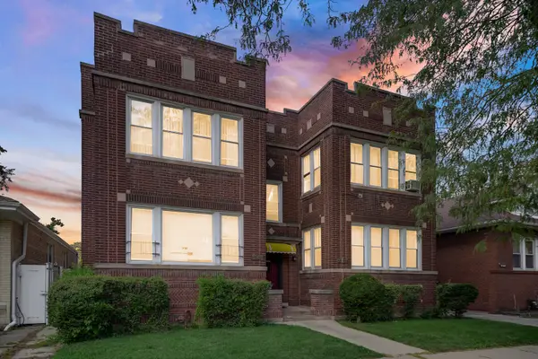 8150 S Clyde Avenue, Chicago, IL 60617