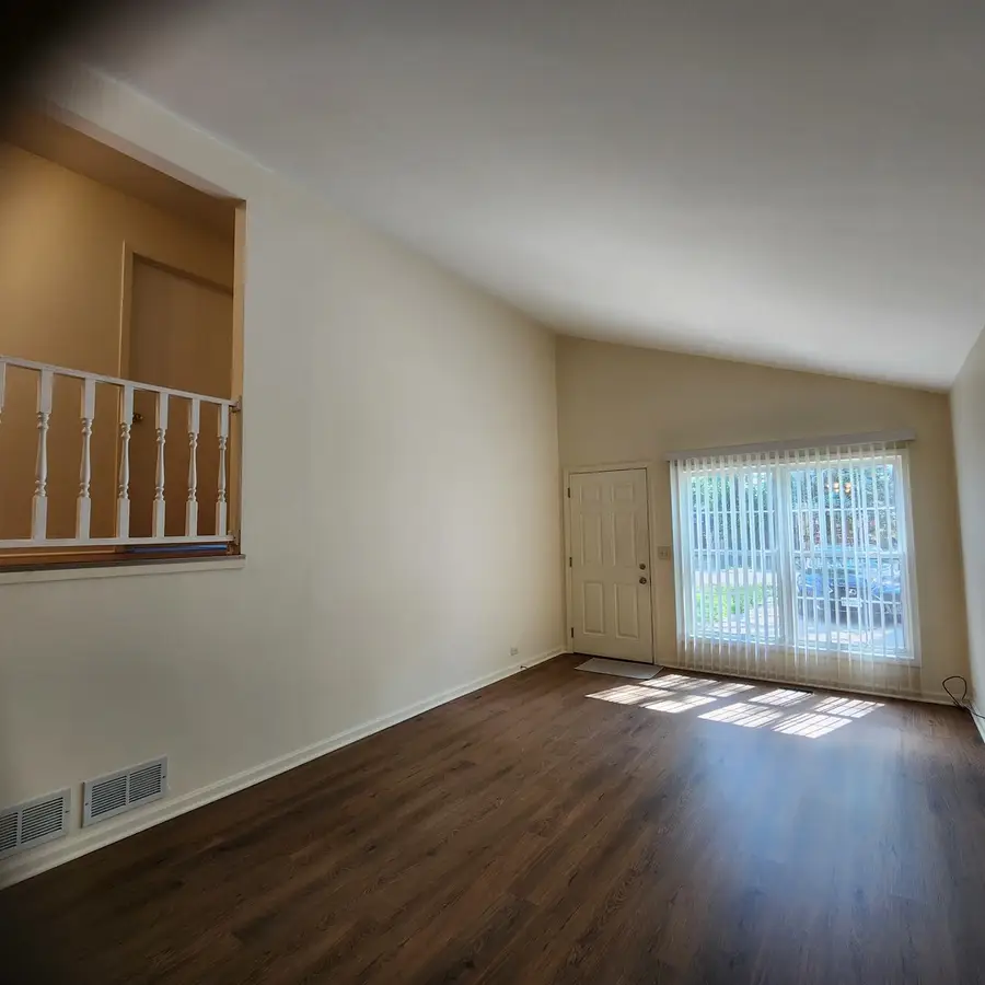 630 Morningside Drive, Round Lake Beach, IL 60073 - Image #3