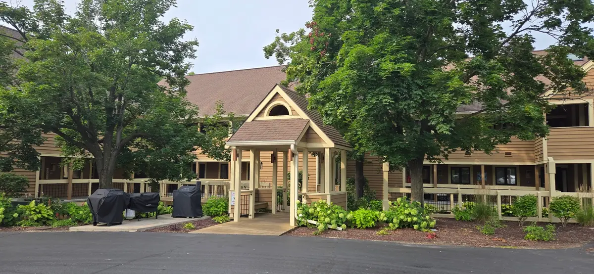 B10 Long Bay Point Drive #B10, Galena, IL 61036 - Image #1