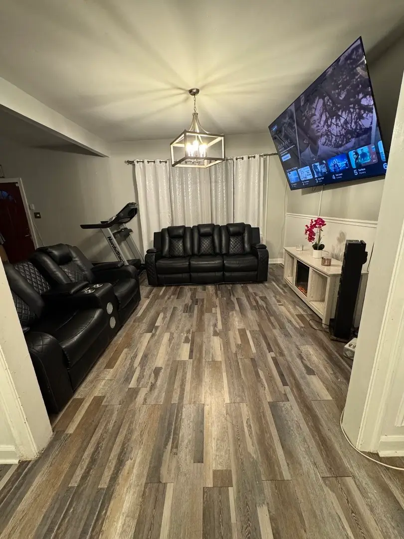 9315 S Clyde Avenue, Chicago, IL 60617 - Image #2