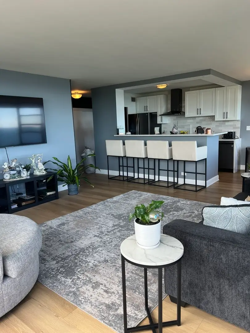 3900 N Lake Shore Drive #19A, Chicago, IL 60613 - Image #2