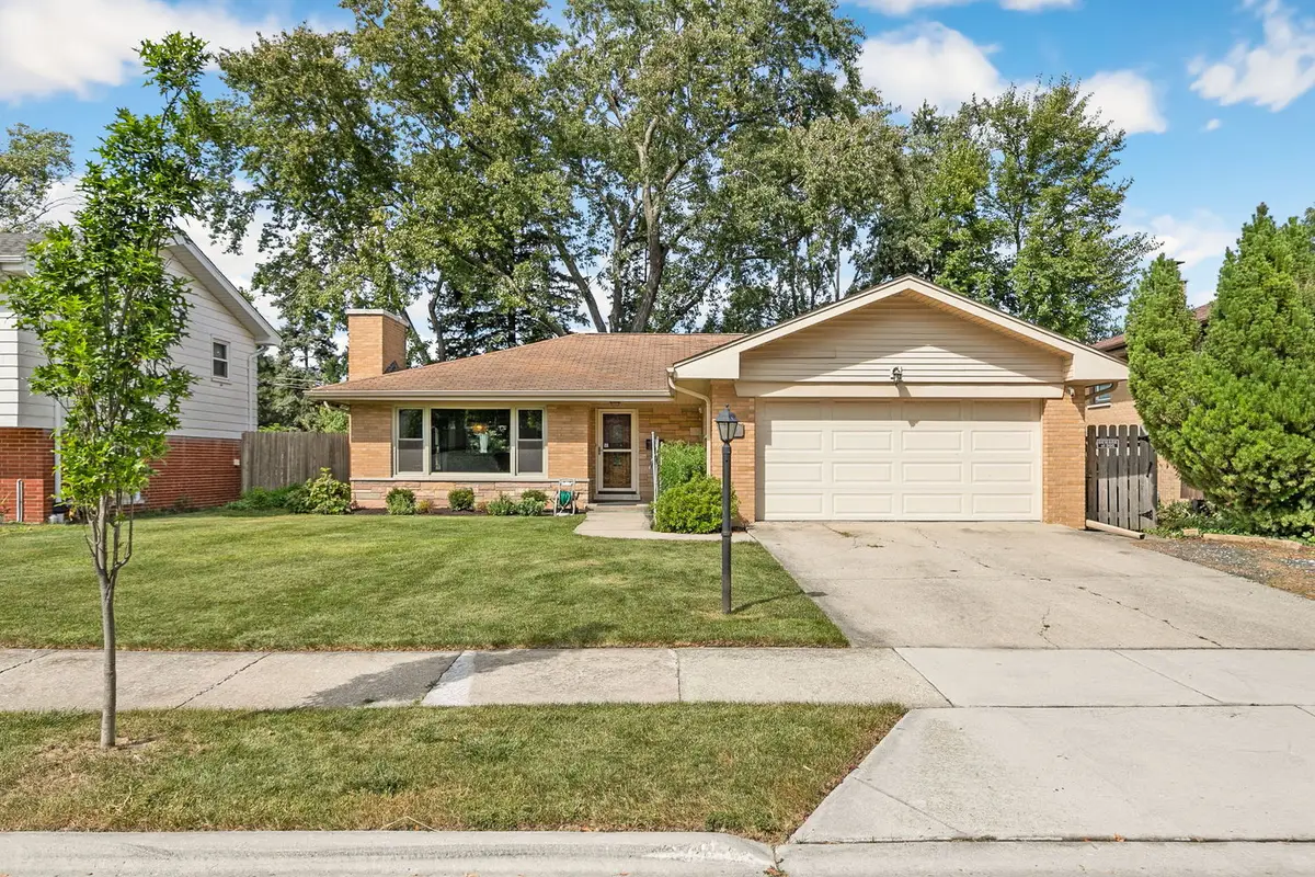 205 Huntington Court, La Grange Park, IL 60526 - Image #1