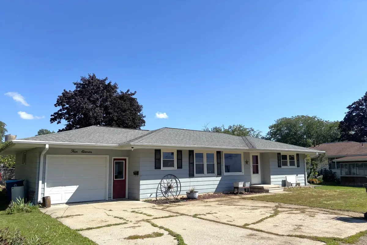 411 Park Ct Lane, Morrison, IL 61270 - Image #1