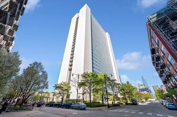 500 W Superior Street #805, Chicago, IL 60654