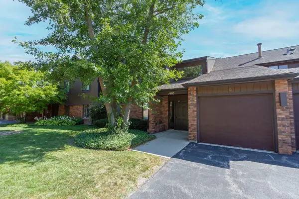 1405 Creekside Court #B, Elgin, IL 60123