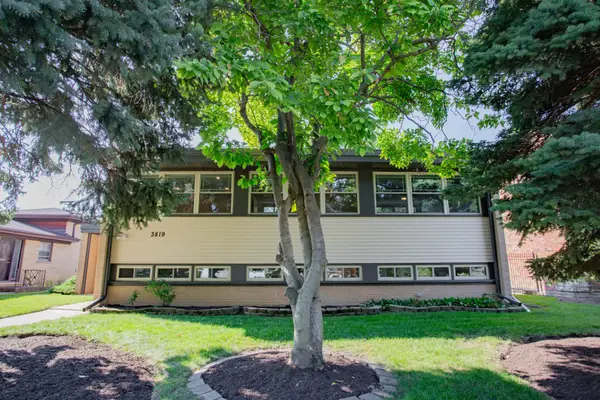 3819 W Greenleaf Avenue, Lincolnwood, IL 60712