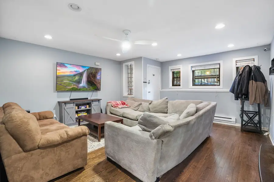 852 W Grace Street #T, Chicago, IL 60613 - #3