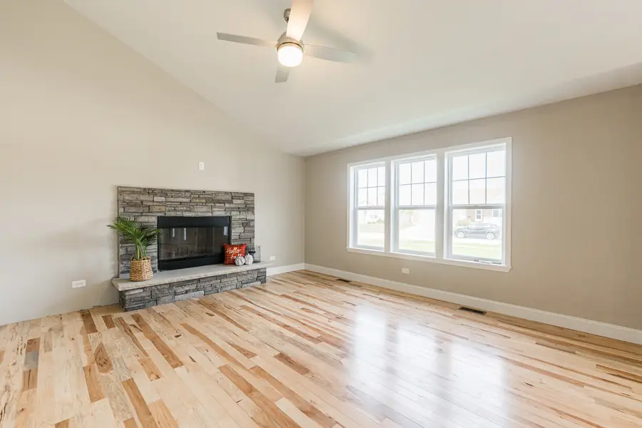 212 Saint Andrews Drive, Dekalb, IL 60115 - Image #3