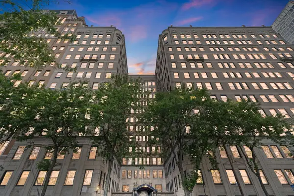 3534 N Lake Shore Drive #2C, Chicago, IL 60657