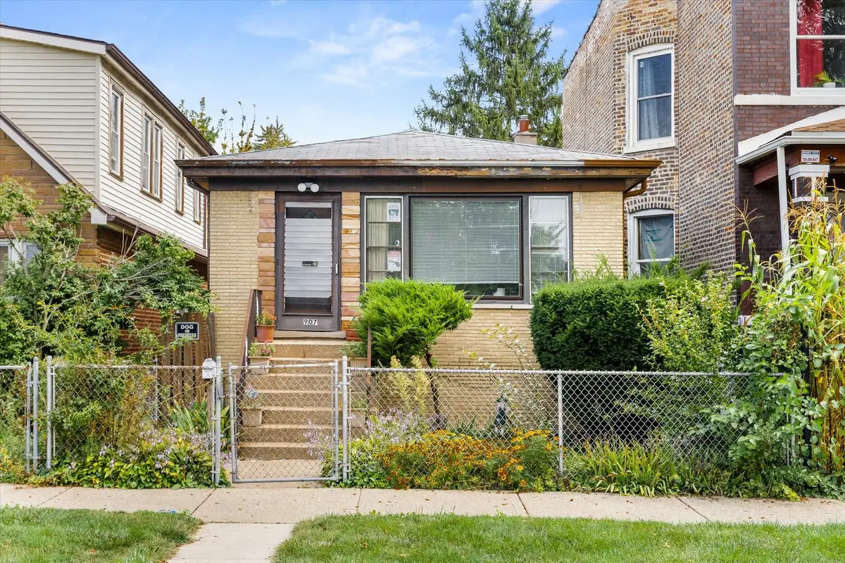 905 N Harding Avenue, Chicago, IL 60651 - Image #1