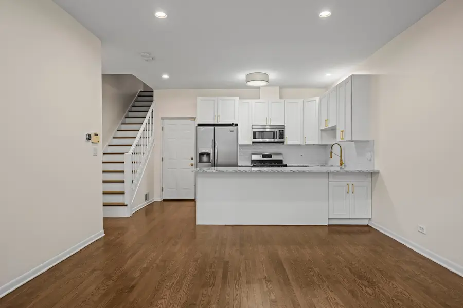 2520 W Bloomingdale Avenue, Chicago, IL 60647 - Image #3