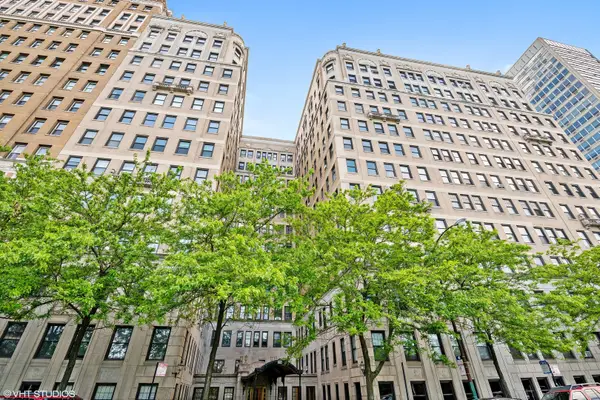 3534 N Lake Shore Drive #6D, Chicago, IL 60657