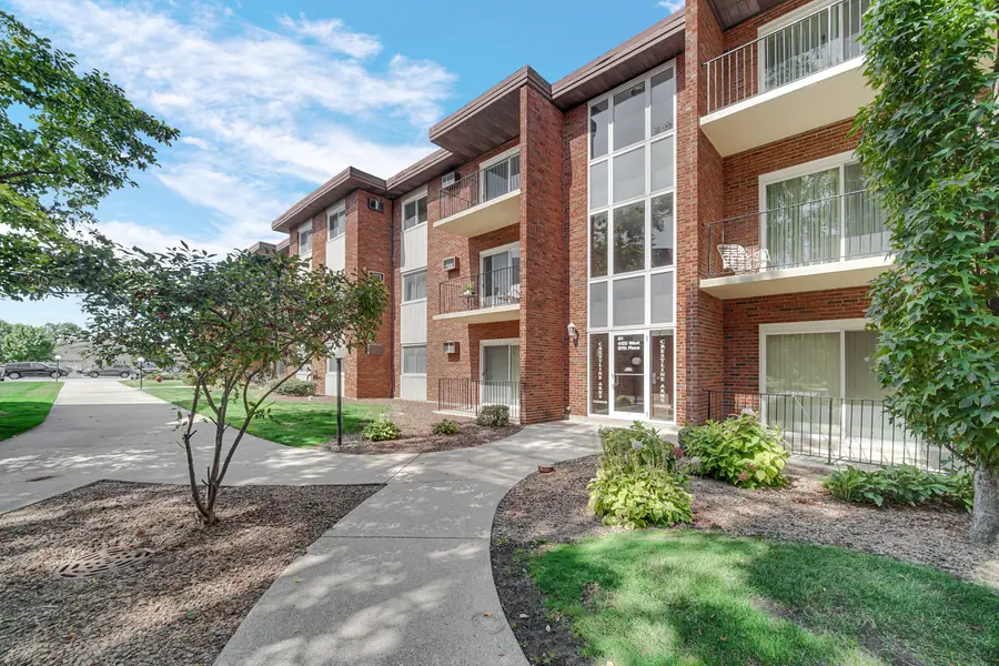 4125 W 97th Place #206, Oak Lawn, IL 60453 - Image #3