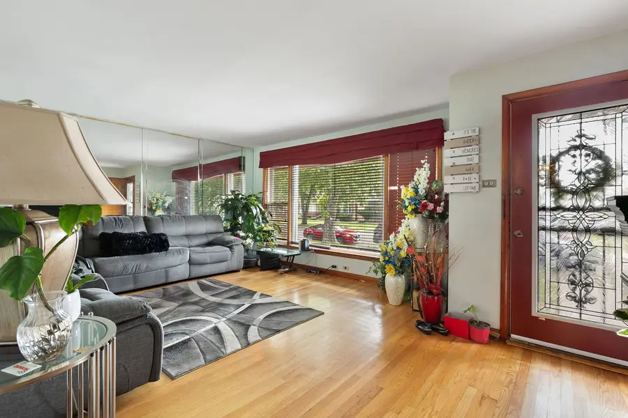 14520 S Parnell Avenue, Riverdale, IL 60827 - Image #2