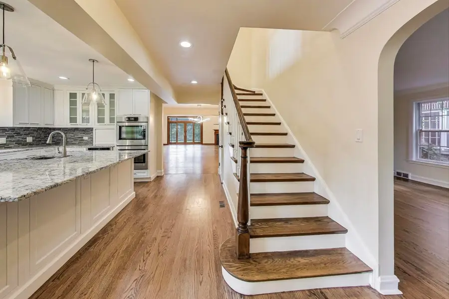 6420 N Navajo Avenue, Chicago, IL 60646 - Image #2