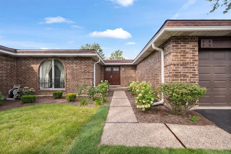 2378 Salceda Drive, Northbrook, IL 60062 - Image #2