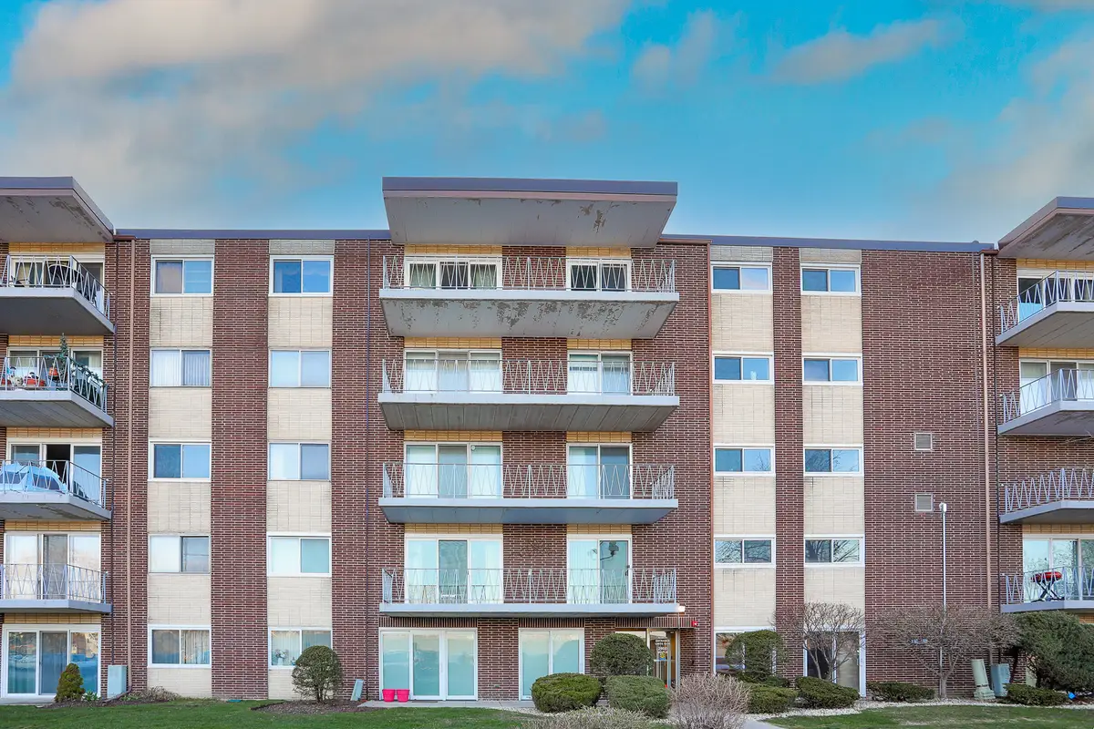 2900 Maple Avenue #19E, Downers Grove, IL 60515 - Image #1