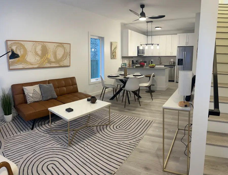 937 N Saint Louis Avenue, Chicago, IL 60651 - Image #2