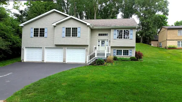 38815 N Broadway Avenue, Antioch, IL 60002