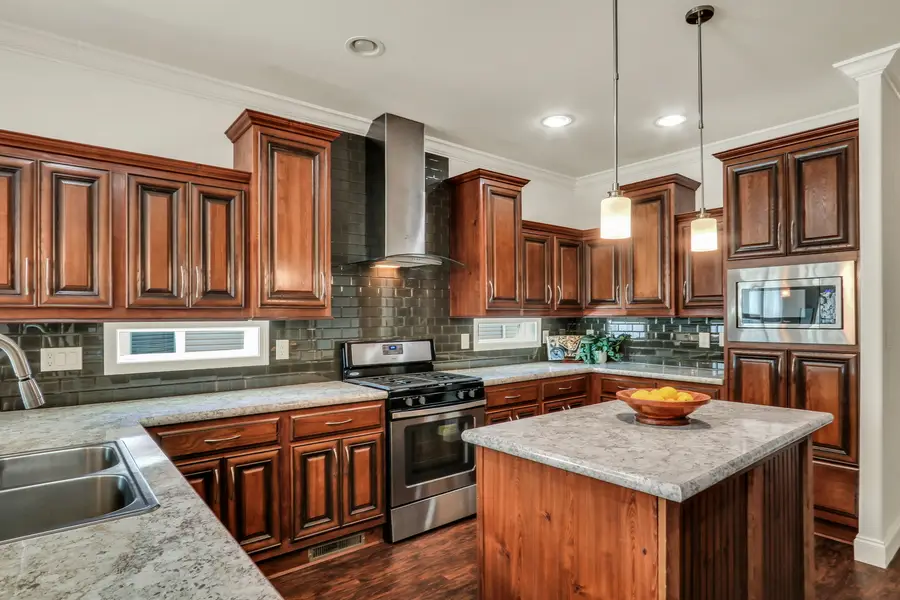 305 Legacy Court, Grayslake, IL 60030 - Image #3