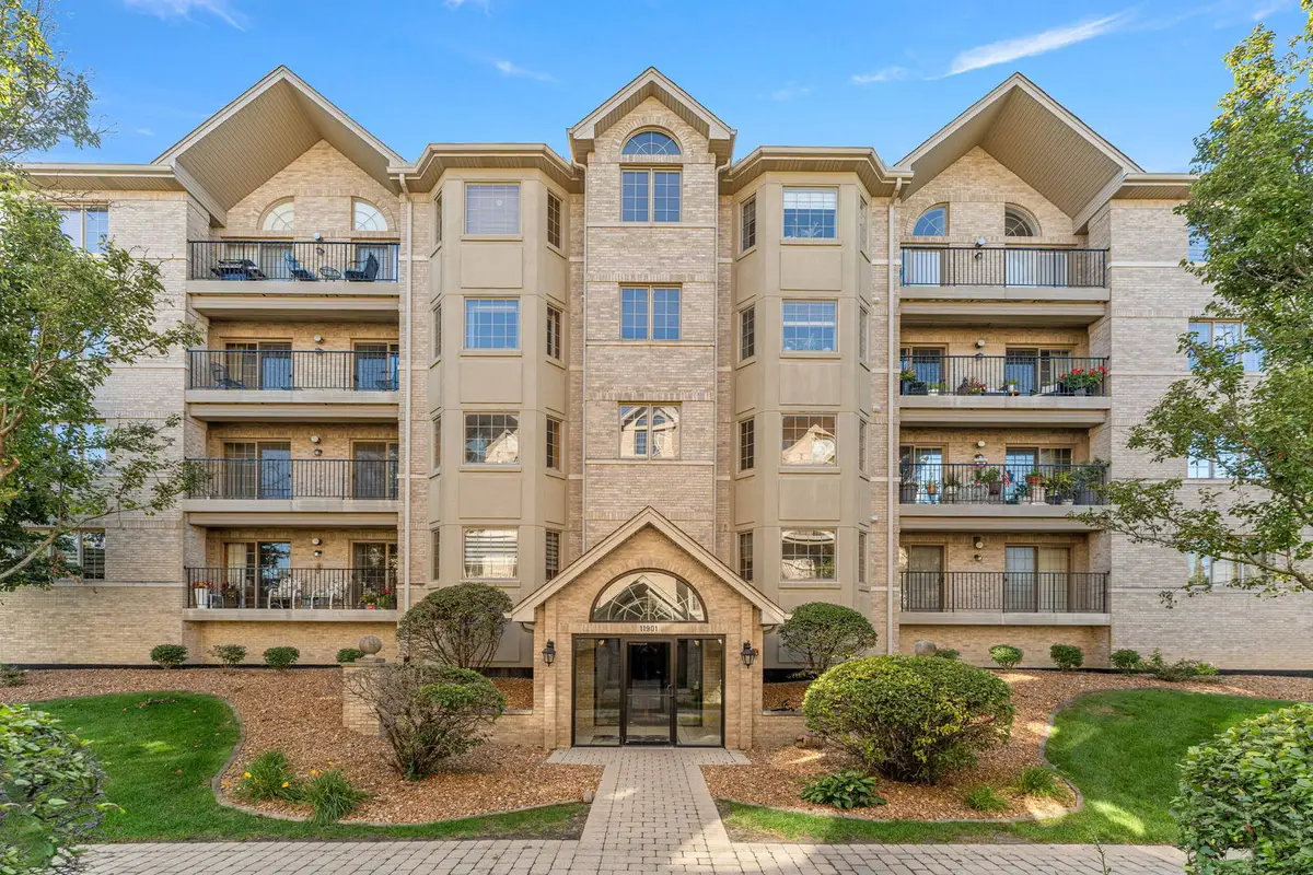 11901 Windemere Court #301, Orland Park, IL 60467 - Image #1