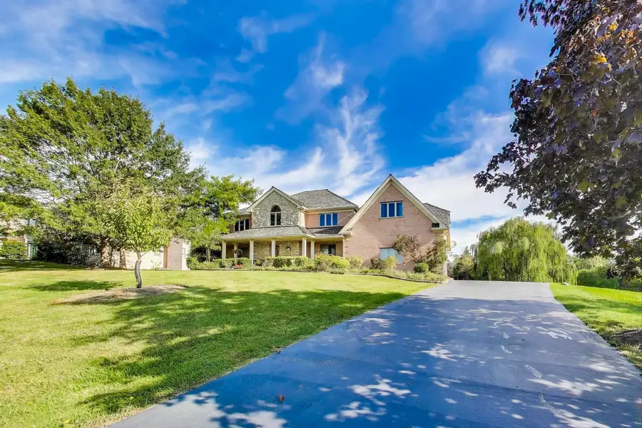 179 Sycamore Drive, Hawthorn Woods, IL 60047 - Image #2