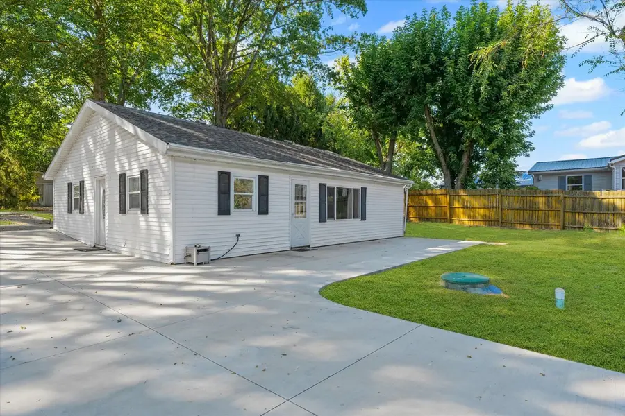 958 N 3555 East Road, Neoga, IL 62447 - Image #3