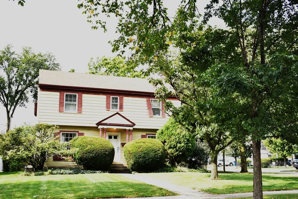 240 N Willow Road, Elmhurst, IL 60126 - Image #1