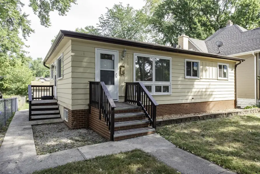 2903 Emmaus Avenue, Zion, IL 60099 - Image #2