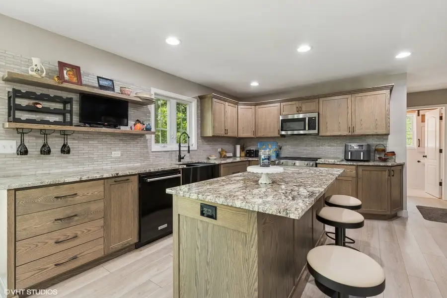 36497 N Hawthorne Lane, Ingleside, IL 60041 - Image #2