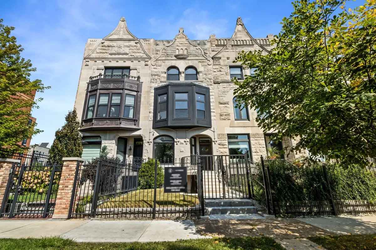 922 E 42nd Place, Chicago, IL 60653 - Image #1