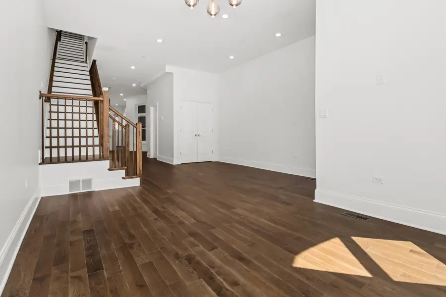 922 E 42nd Place, Chicago, IL 60653 - Image #3