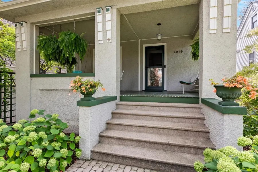 2019 W Greenleaf Avenue, Chicago, IL 60645 - #2