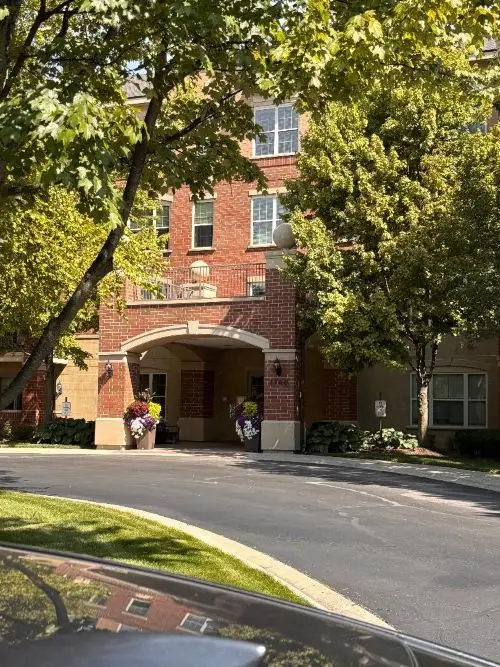 2700 Summit Drive #101, Glenview, IL 60025