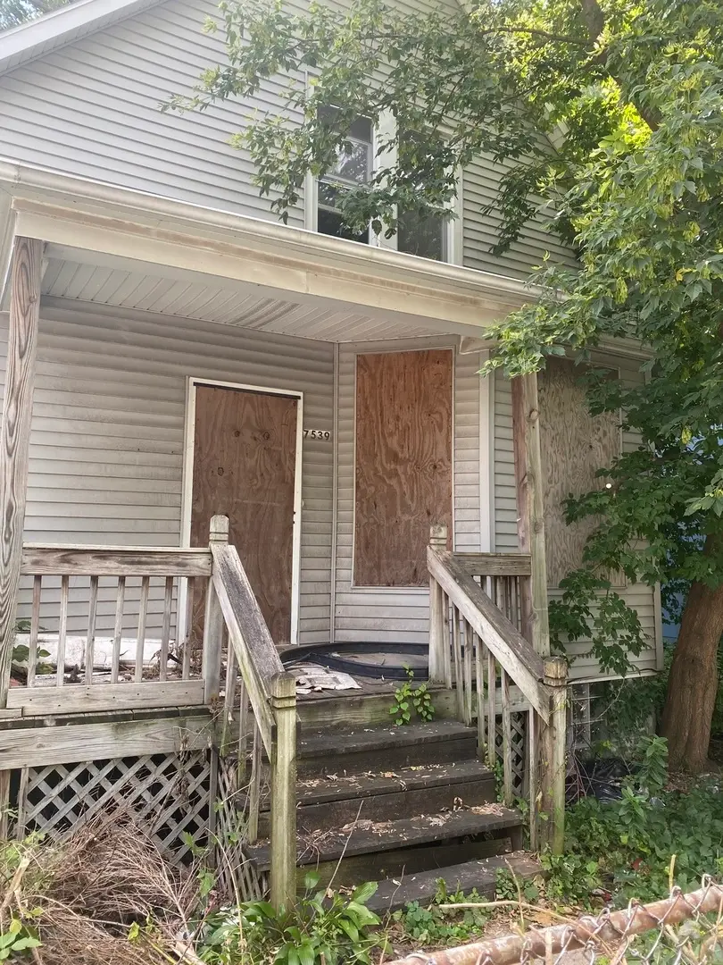 7537 S Saint Lawrence Avenue, Chicago, IL 60619 - Image #1