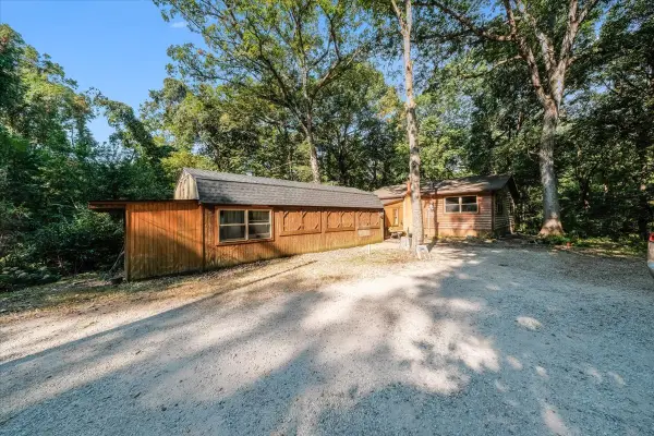 564C County Road 2400 Road N, Dewey, IL 61840