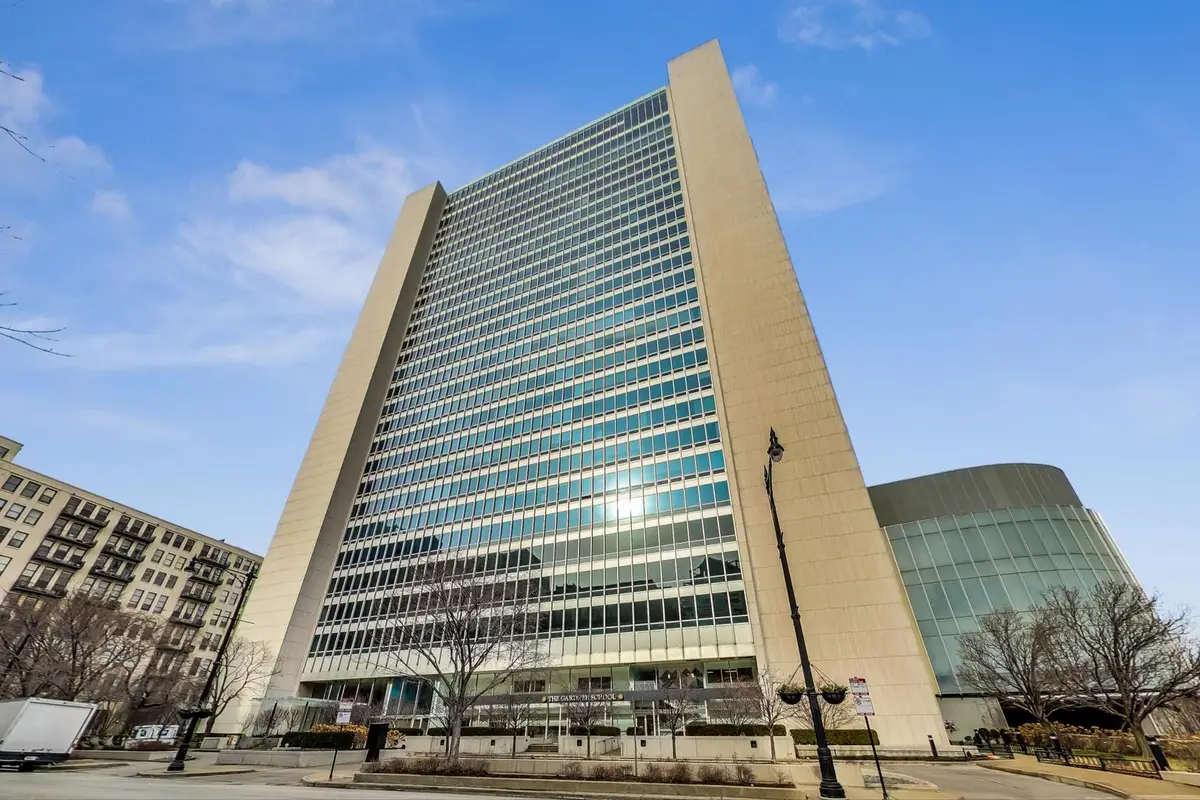 500 W Superior Street #1804, Chicago, IL 60654 - Image #1