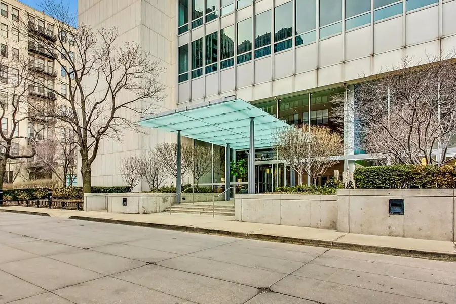500 W Superior Street #1804, Chicago, IL 60654 - Image #2
