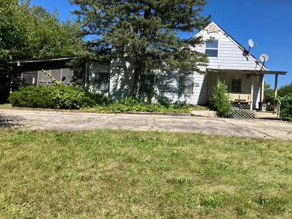 24W459 Lawrence Avenue, Roselle, IL 60172