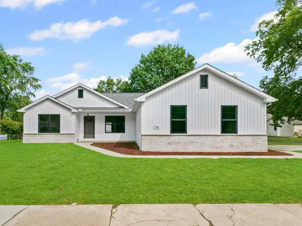 716 E Grant Street, Monticello, IL 61856