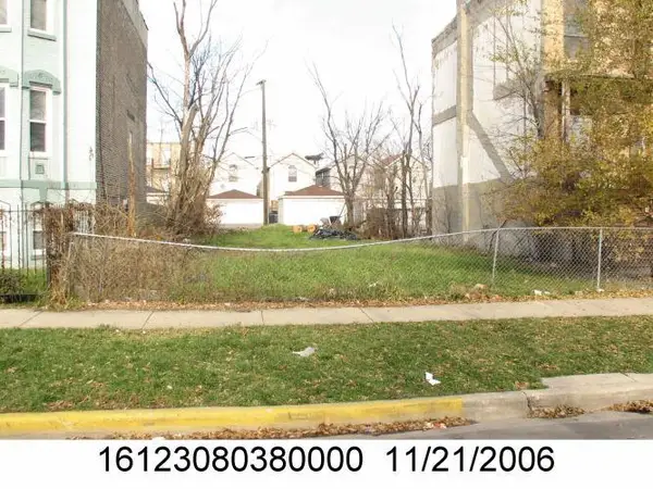 3126 W Walnut Street, Chicago, IL 60612