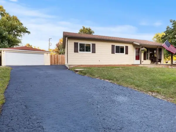 233 Malibu Drive, Bolingbrook, IL 60440