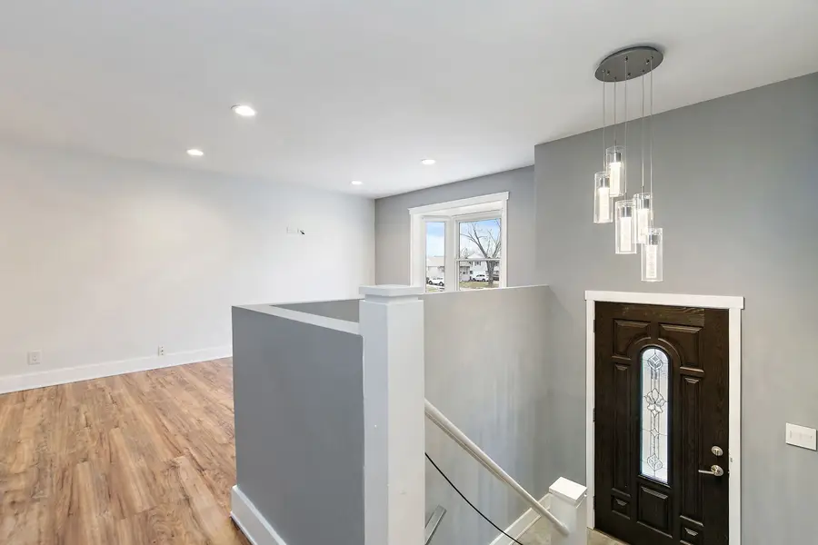 1014 Vine Street, Streamwood, IL 60107 - Image #2