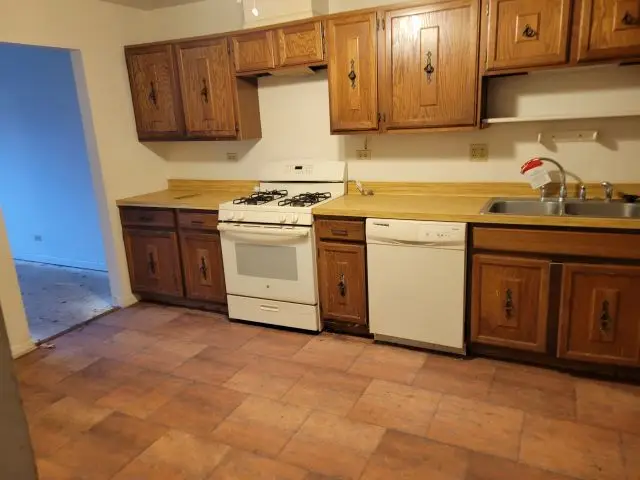 888 Swan Boulevard, Deerfield, IL 60015 - Image #2