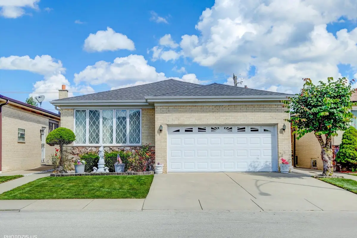 8434 W Brodman Avenue, Chicago, IL 60656 - Image #1