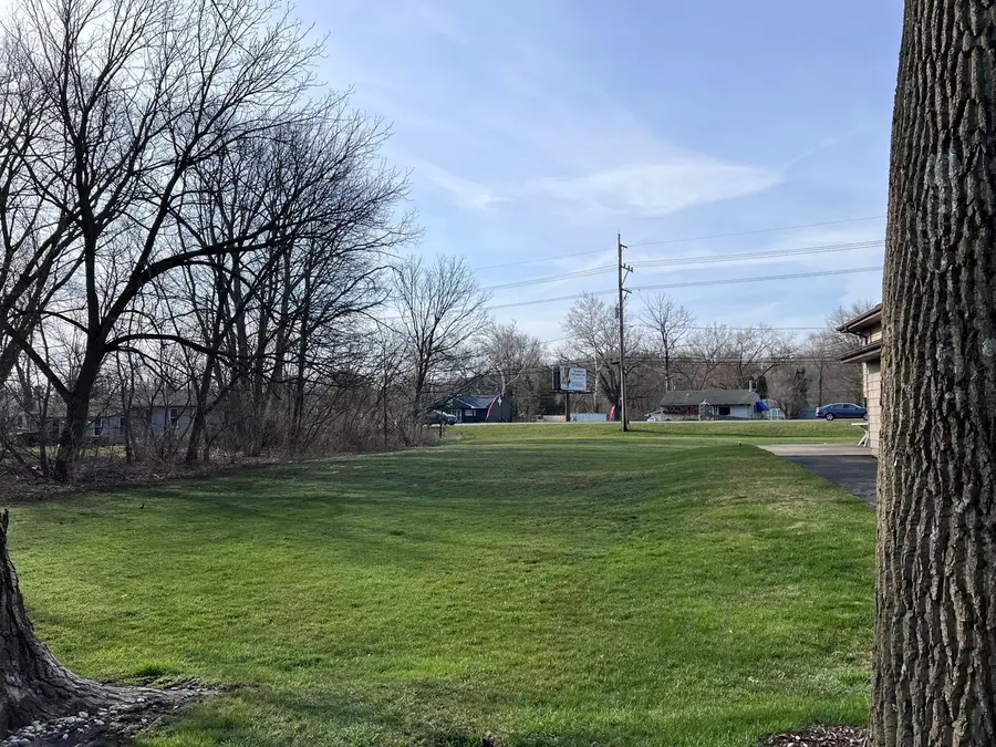 807 Menominee Drive, Lake In The Hills, IL 60156 - Image #2