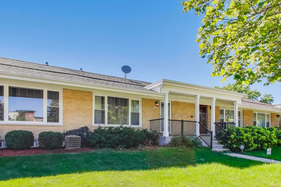 3419 W Pratt Avenue, Lincolnwood, IL 60712 - Image #2