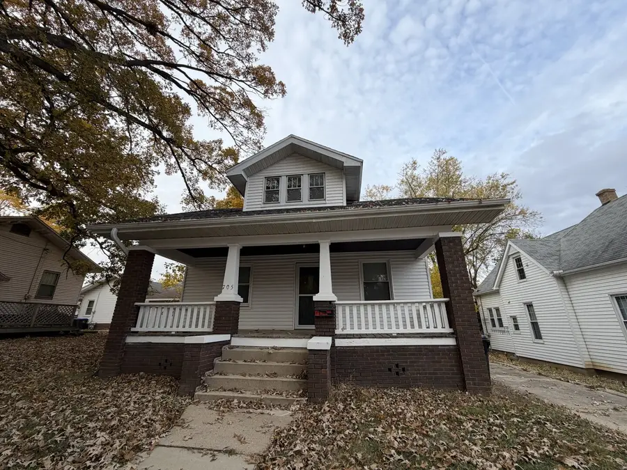 705 W Olive Street, Bloomington, IL 61701 - Image #2