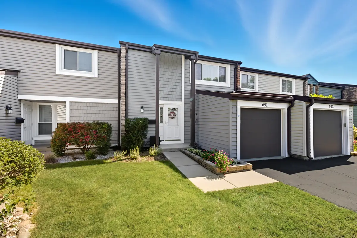 691 Lakeside Circle Drive, Wheeling, IL 60090 - Image #1