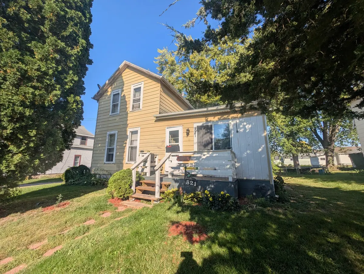 821 S Chippewa Avenue, Freeport, IL 61032 - Image #1
